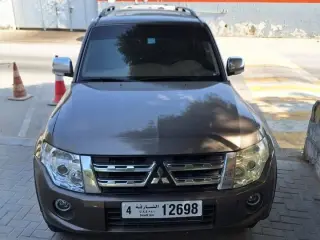 2012 Mitsubishi Pajero in Sharjah used car