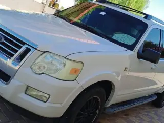 2008 Ford Pickup in Sharjah used car