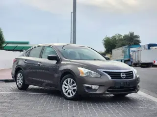 2013 Nissan Altima in Sharjah used car