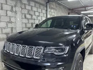 2016 Jeep Grand Cherokee in Sharjah used car