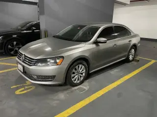 2012 Volkswagen Passat in Sharjah used car