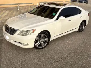 2007 Lexus LS 460 in Sharjah used car