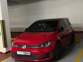 2015 Volkswagen Golf in Sharjah used car