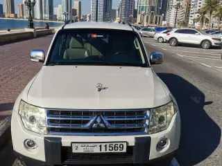 2009 Mitsubishi Pajero in Sharjah used car