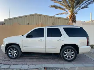 2014 GMC Yukon in Sharjah used car