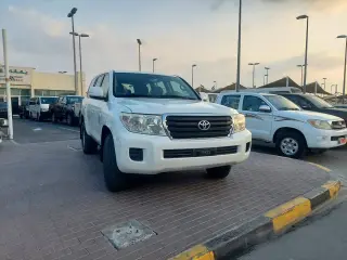 2012 Toyota Land Cruiser in Sharjah used car