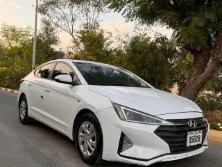 2019 Hyundai Elentra in Sharjah used car