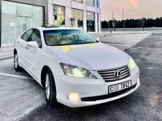 2010 Lexus ES in Sharjah used car