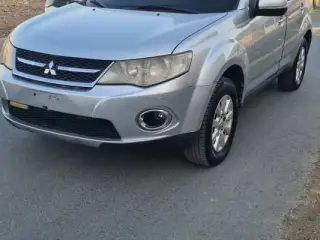 2013 Mitsubishi Outlander in Sharjah used car