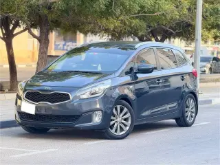 2014 Kia Carens in Sharjah used car