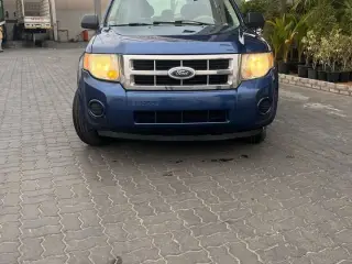 2008 Ford Escape in Sharjah used car
