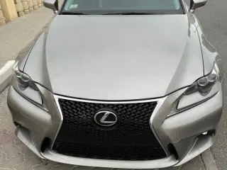2016 Lexus IS in Sharjah used car