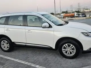 2016 Mitsubishi Outlander in Sharjah used car