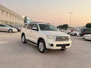 2016 Toyota Sequoia in Sharjah used car