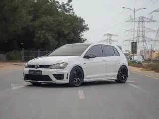 2015 Volkswagen Golf in Sharjah used car