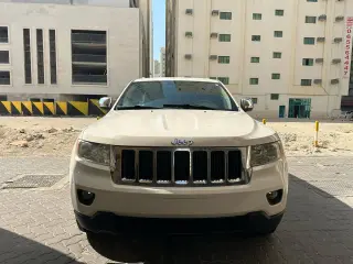 2012 Jeep Grand Cherokee in Sharjah used car