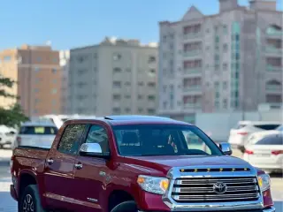 2017 Toyota Tundra in Sharjah used car