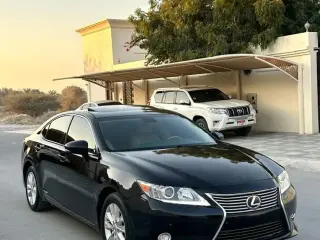 2014 Lexus ES in Sharjah used car