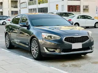 2014 Kia Cadenza in Sharjah used car