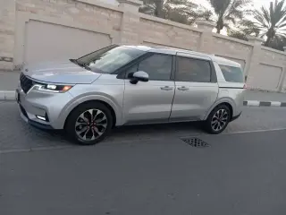 2022 Kia Carnival in Sharjah used car