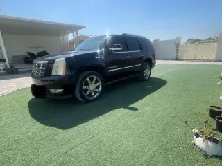 2008 Cadillac Escalade in Sharjah used car