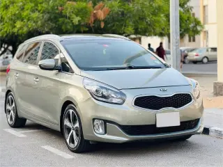 2014 Kia Carens in Sharjah used car