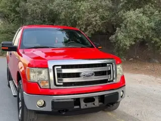 2014 Ford F150 in Sharjah used car