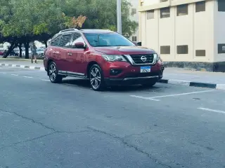 2018 Nissan Pathfinder in Sharjah used car