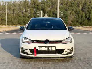 2015 Volkswagen Golf in Sharjah used car