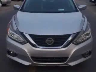 2016 Nissan Altima in Sharjah used car