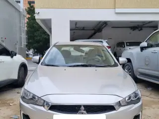 2016 Mitsubishi Lancer in Sharjah used car