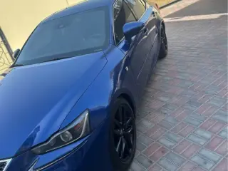 2017 Lexus IS in Sharjah used car