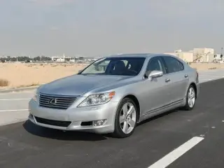 2011 Lexus LS 460 in Sharjah used car