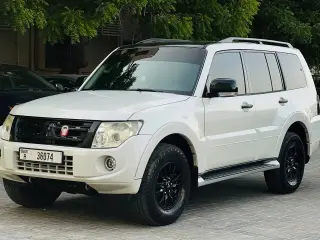 2013 Mitsubishi Pajero in Sharjah used car