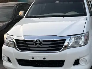 2013 Toyota Hilux in Sharjah used car