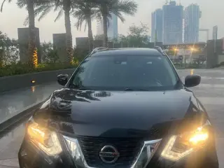 2019 Nissan Rogue in Sharjah used car