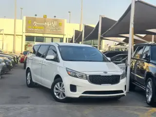2015 Kia Sedona in Sharjah used car