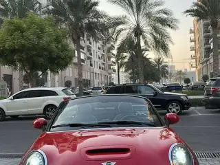 2013 Mini Convertible in Sharjah used car