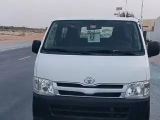 2013 Toyota Hiace in Sharjah used car