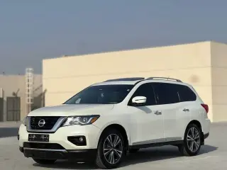 2017 Nissan Pathfinder in Sharjah used car