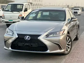 2020 Lexus ES in Sharjah used car