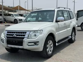 2017 Mitsubishi Pajero in Sharjah used car