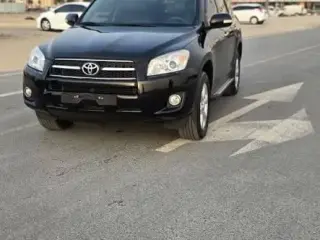 2011 Toyota Rav4 in Sharjah used car
