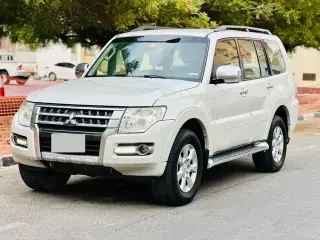 2017 Mitsubishi Pajero in Sharjah used car