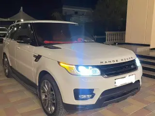 2016 Land Rover Range Rover Sport in Sharjah used car
