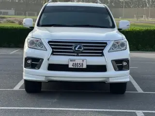 2015 Lexus LX 570 in Sharjah used car