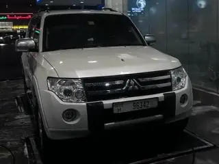 2009 Mitsubishi Pajero in Sharjah used car