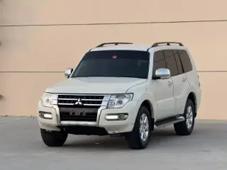 2017 Mitsubishi Pajero in Sharjah used car