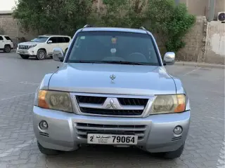 2004 Mitsubishi Pajero in Sharjah used car