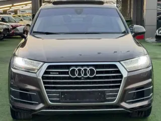 2016 Audi Q7 في Sharjah سيارة مستعملة